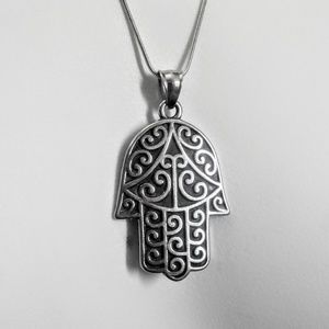 925 Sterling silver hamsa hand necklace💝